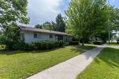 880 Sarah Street N, Gravenhurst, On P1p 1e2