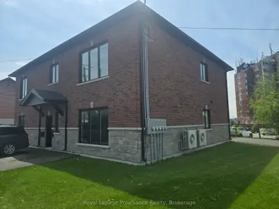 Fourplex in Quinte West