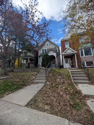 Fourplex in West Centre Town