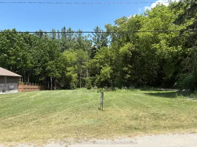 361 Park Street, Strathroy-caradoc, On N7g 3h5