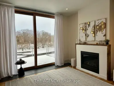Att/Row/Townhouse in Brant