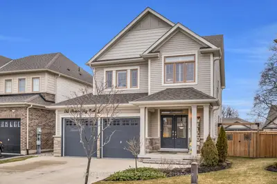 Detached in Centre Wellington