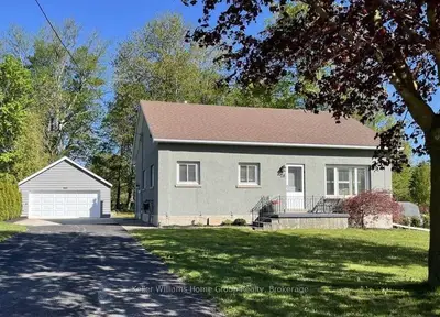 Detached in Mapleton