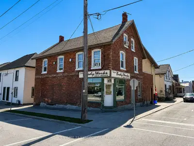 18 Market Street N, Smiths Falls, On K7a 2e3