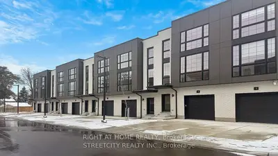 Condo Townhouse in London South
