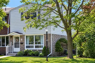 60 Winchester Drive 30, Greater Napanee, On K7r 3r2