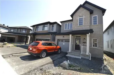 Detached in Barrhaven