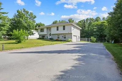 348 Chemaushgon Road, Bancroft, On K0l 1c0