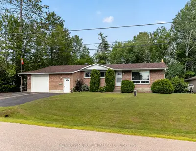 7 Martin Street, Laurentian Hills, On K0j 1j0