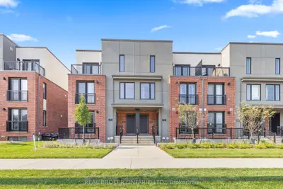 Condo Townhouse in Waterloo