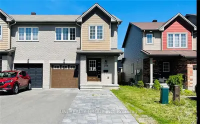 Att/Row/Townhouse in Blossom Park - Airport and Area