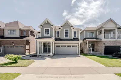 Detached in Niagara Falls