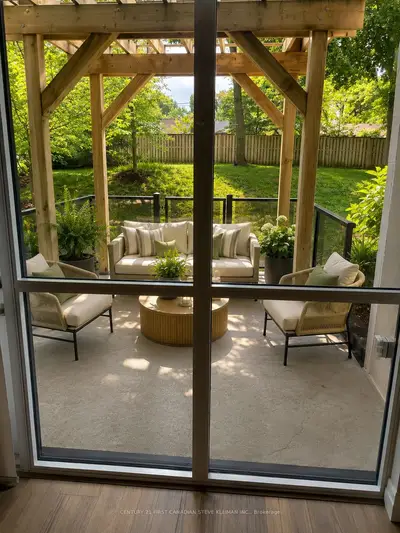 Condo Apartment in London South