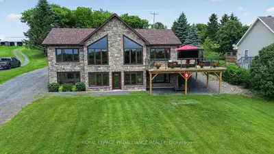 Detached in South Dundas