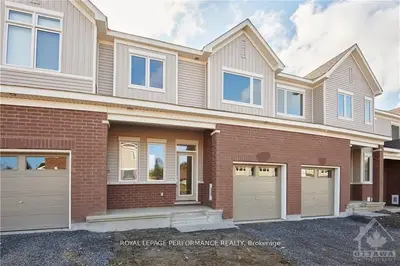 Att/Row/Townhouse in Orleans - Convent Glen and Area