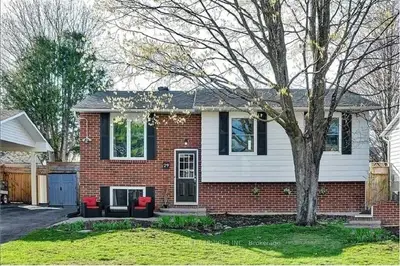 Detached in Kanata