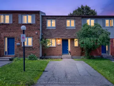 Condo Townhouse in Cyrville - Carson Grove - Pineview