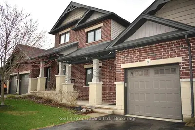 Condo Townhouse in Ingersoll