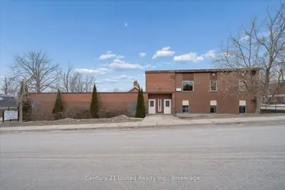 1027 Willcox Street 201, Selwyn, On K0l 1h0