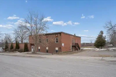 1027 Willcox Street 201, Selwyn, On K0l 1h0