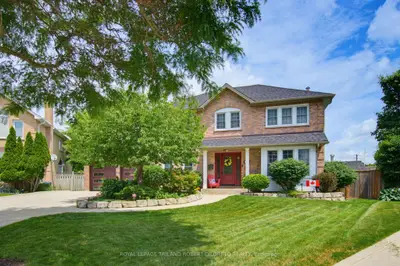 102 St Bees Court, London North, On N6g 4c1