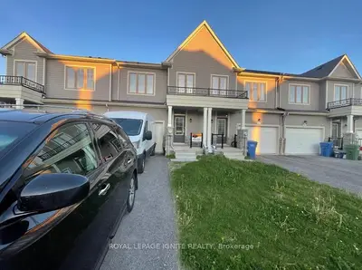 Att/Row/Townhouse in Southgate