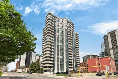 Condo Apartment in Hamilton