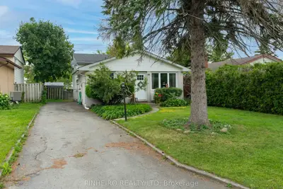 15 Villeneuve Crescent, London East, On N5v 1m7