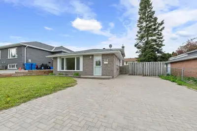 Detached in North Bay
