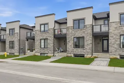 Att/Row/Townhouse in Belleville