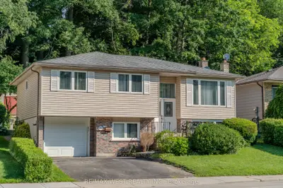 Detached in Brantford