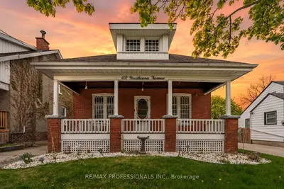 Detached in Brantford