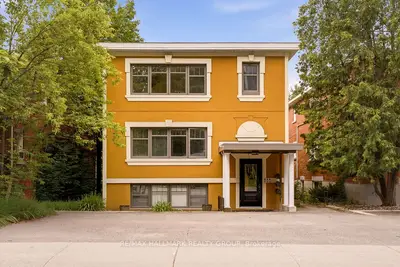 34 Lavergne Street 3, Vanier And Kingsview Park, On K1l 5g3