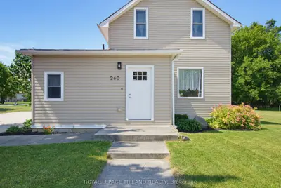 Detached in West Elgin