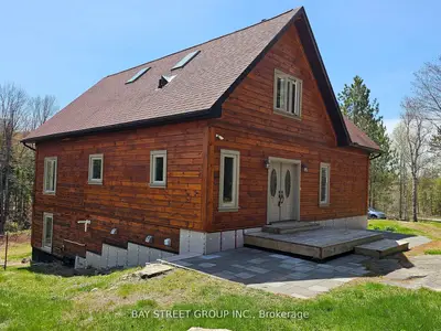 Detached in Bracebridge