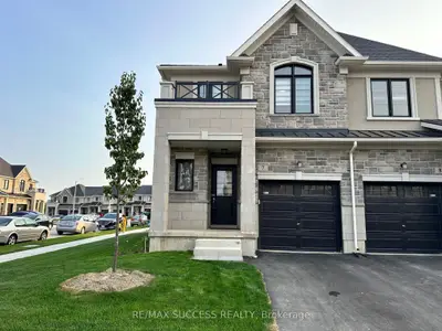 Att/Row/Townhouse in Hamilton