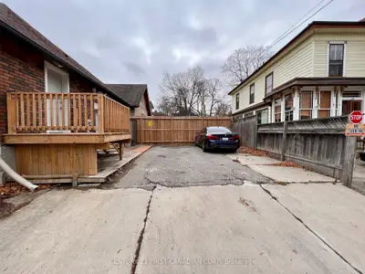 27 Wharncliffe Road S, London South, On N6j 2j5