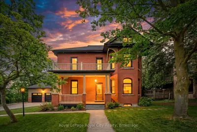 Detached in Centre Wellington