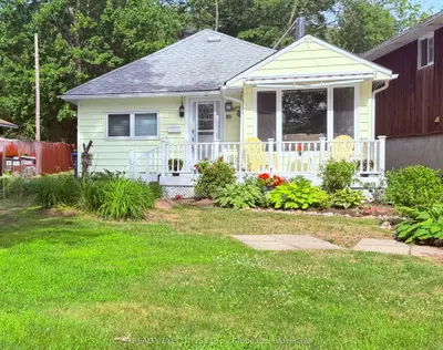 Detached in North Bay