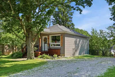 21 Renfrew Street E, Haldimand, On N3w 1e8