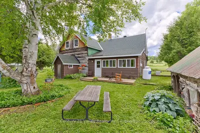 Detached in Bonnechere Valley