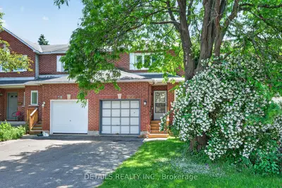 Att/Row/Townhouse in Hunt Club - South Keys and Area