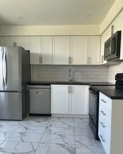 Condo Townhouse in London South