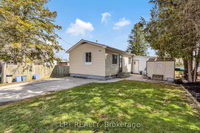 Detached in West Elgin