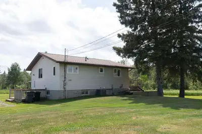 Detached in Thunder Bay