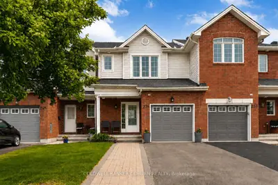 Att/Row/Townhouse in Kanata