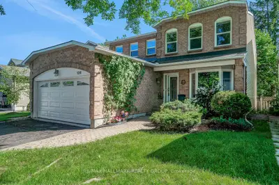 Detached in Hunt Club - South Keys and Area