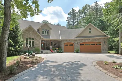 Detached in Lambton Shores