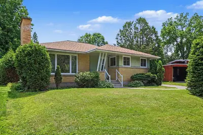 Detached in Perth