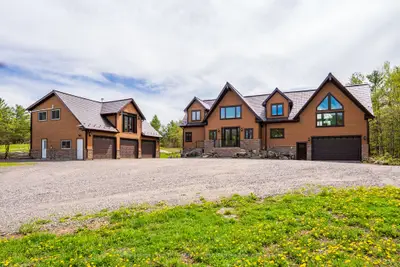 2517 Southwood Road, Gravenhurst, On P0e 1g0